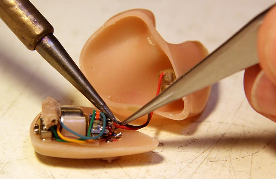 Need Repair of Your Hearing Aid? Leave it For Our Professional Team! hearingaiddoctors.com/hearing-aid-re… #HearingAids #HearingAidServices #HearingAidRepair