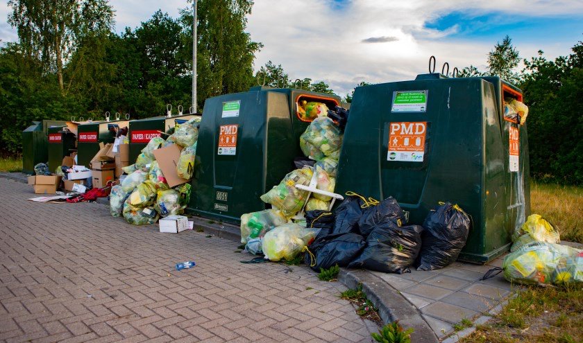 bfhsum's tweet image. Per vandaag sluit @GemeenteHsum het #afvaldepot aan de #VanGhentlaan. Wordt het niet eens tijd dat er op een andere manier met #afval wordt omgegaan? Recentelijk heeft Peter Michel Heilmann daar een lezing over gegeven in #Hilversum noordhollandsdagblad.nl/cnt/dmf2019071… #afvalcrisis @hbellaart