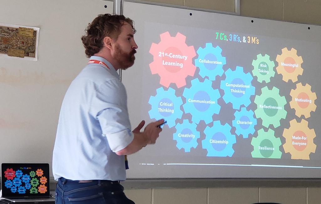 nwoods's tweet image. @seanmarnold presents #EdTechAdventure #NYCSchoolsTech design lessons with ur users=stdts in mind. Technology is not cheating.