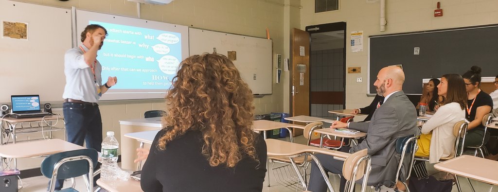 nwoods's tweet image. @seanmarnold presents #EdTechAdventure #NYCSchoolsTech design lessons with ur users=stdts in mind. Technology is not cheating.