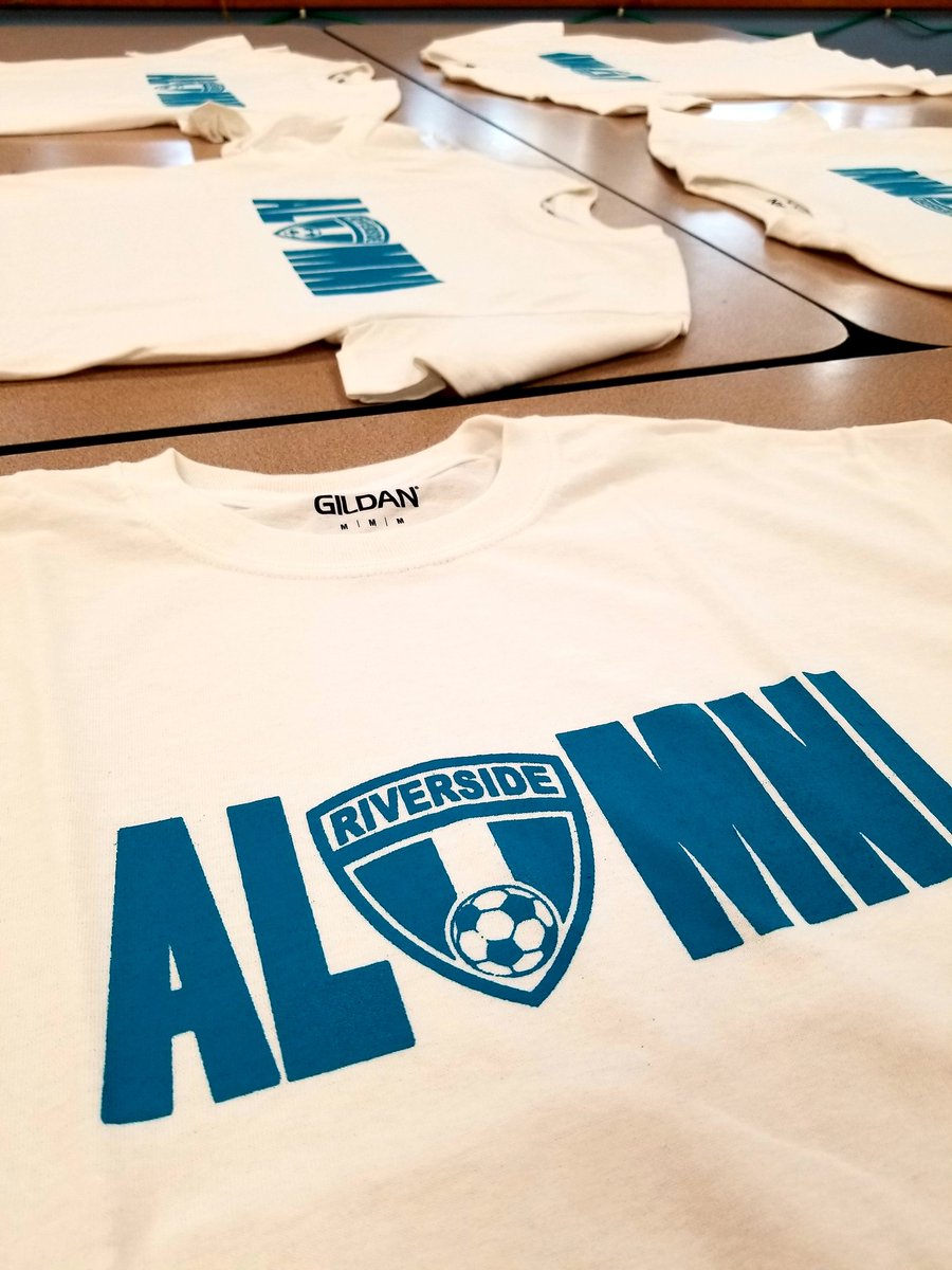 UNITEDRAVENS's tweet photo. Alumni game tonight starts at 6pm! See you at ARHS! 🌞⚽️ first time Alums get a shirt! https://t.co/lVl15I4mHq