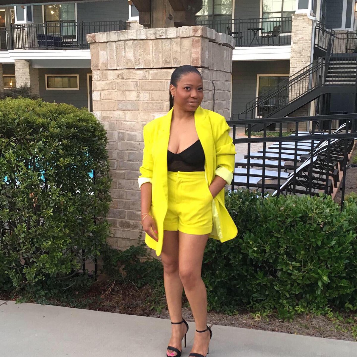 shopthestylepl1's tweet photo. Rocking the “ Miami Nites” 2piece suit. Now available on our site https://t.co/lx6ATzVycW #miaminights #thestyleplug #shortset #neonsuits #neonblazer #neonyellow #fashionstylist #fashionblogger #plugme #styleplug #petitegirl #onlineboutiques  #neonshorts #stylecuisinesound https://t.co/2KnqrcwTZj