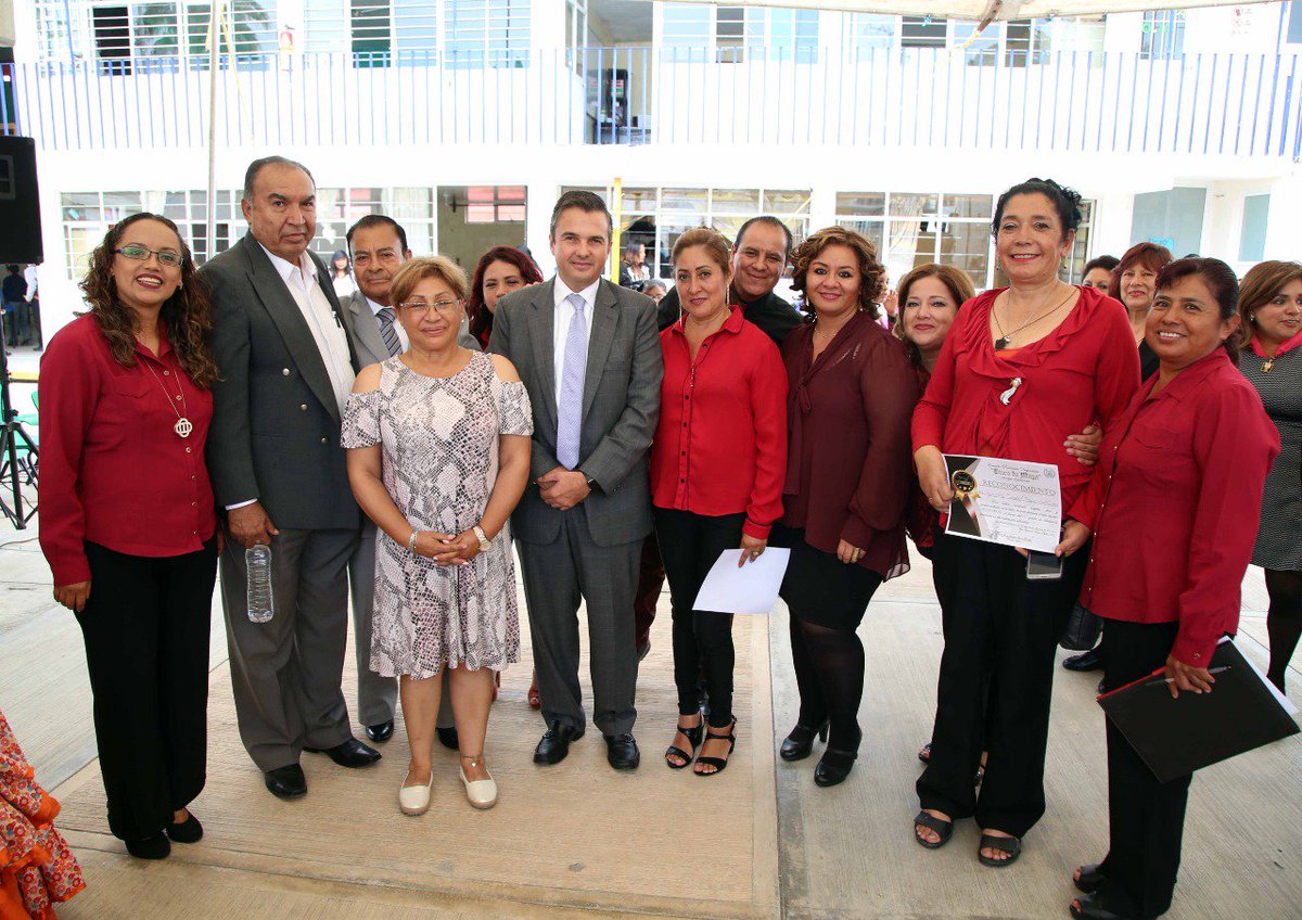 MiguelRobles_B's tweet photo. Al Personal Administrativo y de Apoyo, reitero mi gratitud por su dedicación, responsabilidad, compañerismo y por brindarme todas las herramientas para los logros alcanzados en mi encomienda. Gracias por trabajar en equipo. https://t.co/XwMBoCeF6u