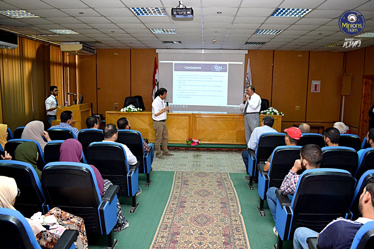 MinionsTeam2's tweet image. قام مينيونز تيم بتنظيم اليوم التدريبي لقسم الجيولوجيا الذي قدمه 
Prof. Buelent Tezkan الاستاذ بكلية الرياضيات و العلوم الطبيعية معهد الجيوفيزياء و الأرصاد الجوية جامعة كولونيا بألمانيا
تحت اشراف 
السيد الأستاذ الدكتور رئيس قسم الجيولوجيا
أ. د / احمد السيد المحمودي