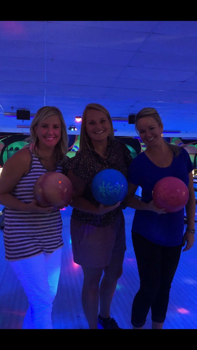 daniellegrinnan's tweet photo. Bowling fun with my new team! #leadershiplaunch https://t.co/rS4oGenQUP