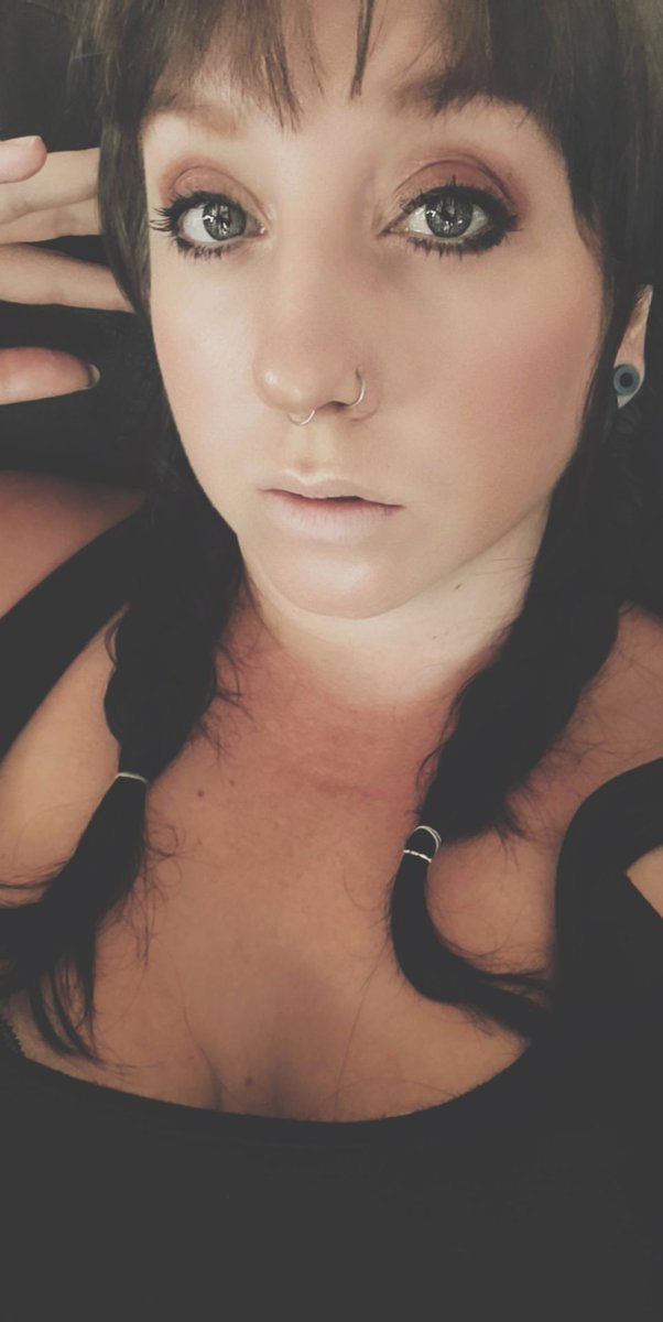 Zona_Rips's tweet photo. Keep seeing people talk about Twitter being shitty lately. So here is a photo of my pretty face to brighten your feed. ;) #vainpost https://t.co/KH6dyBcM4o