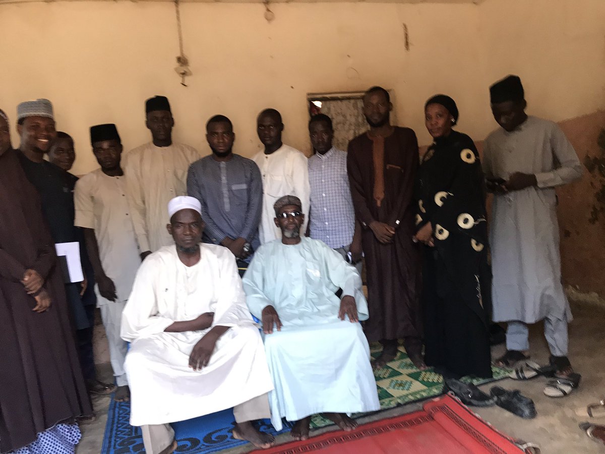 Bukar_Atiyaye's tweet photo. In the process of visiting our stakeholders to inform them, seek for their advice and solicit their prayers on the project #WasteToHealth, we have today visited our emirs, religious leaders and other traditional leaders.
#WasteToHealth
#SDGs
#Agenda2063 https://t.co/HkOTvaLH8E