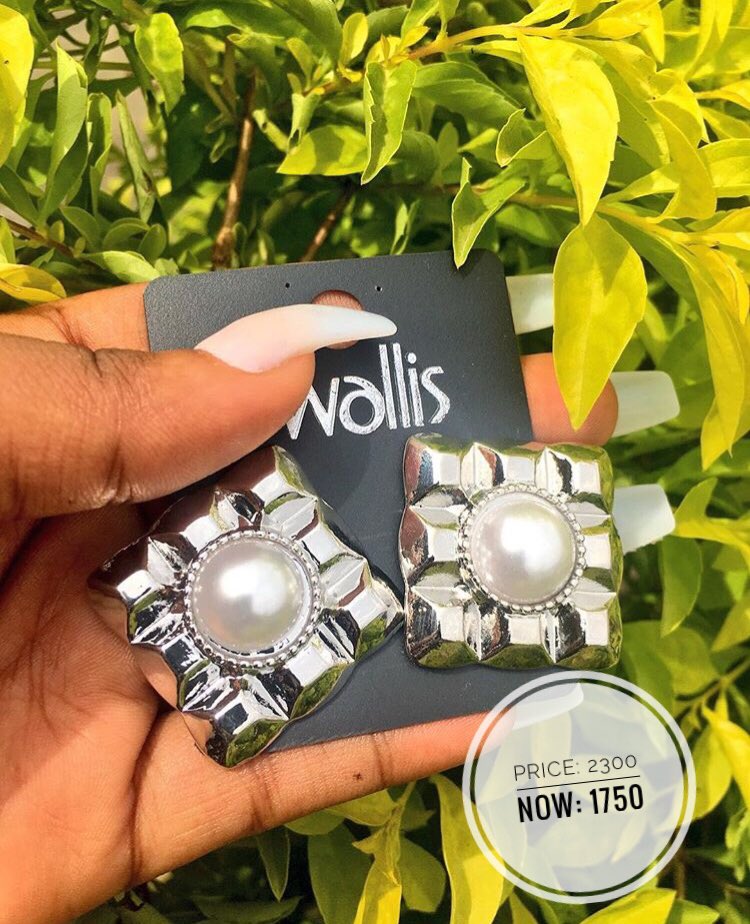 Necklace only available in R and SHave you shopped from our items on sales, what are you waiting for??? Don't miss out on these deals oSales end tomorrow!!! #bolefestival19  #BBNaija2019  #BBNaija  #WednesdayWisdom