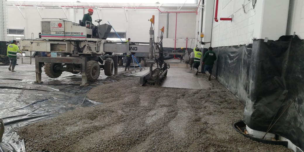 planasmasip's tweet photo. Tras el éxito del #RCROptipaveVRS @RinolMexico inicia los interiores de #Vesta en Naucalpan con sistema #RCRAdaptaVRS sobre piso existente
✅Endurecedor @RoclandFloor
✅Juntas #Betaedge @PermabanRCR
✅Diseño @MonofloorM🔝
@RCRIF #LideresDelMundoPlano https://t.co/hiTks8WlB3