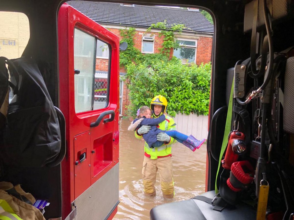 PoyntonFS's tweet photo. No doubt all our followers will have been looking for updates. We apologise for not updates sooner.  Our crews have just returned to station.  We have rescued 11 people from flood water in the Poynton area in the last four hours. Further updates to follow. #Poynton #Floods https://t.co/nUL8J9uTCS