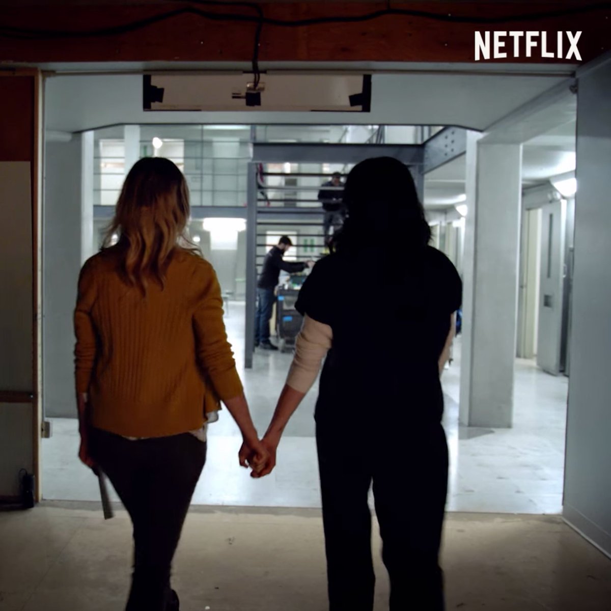 Iauraprepns's tweet photo. in my head this is piper coming to pick alex up the day she gets released and they're going off to start their life together https://t.co/wVBPkX4flP