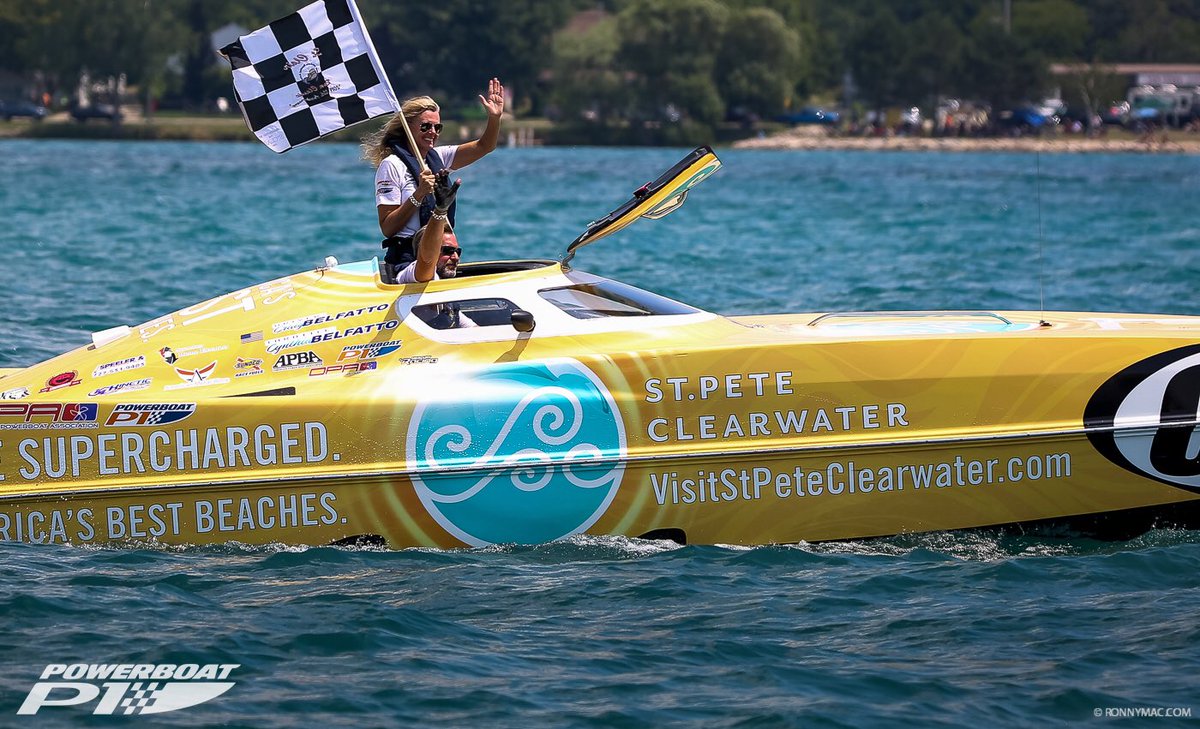 SO AWESOME to see the @vspc holding the 🏁 up high in #StClair 🤩👏🏻
Taking that 🥇st place finish! 
Congratulations Cynthia, George and the rest of the team🙌🏻 #P1Life #Panther #VisitStPete #Clearwater #Racing #Supercat #Superstock  #Offshore #Offshoreracing #Powerboatlife
