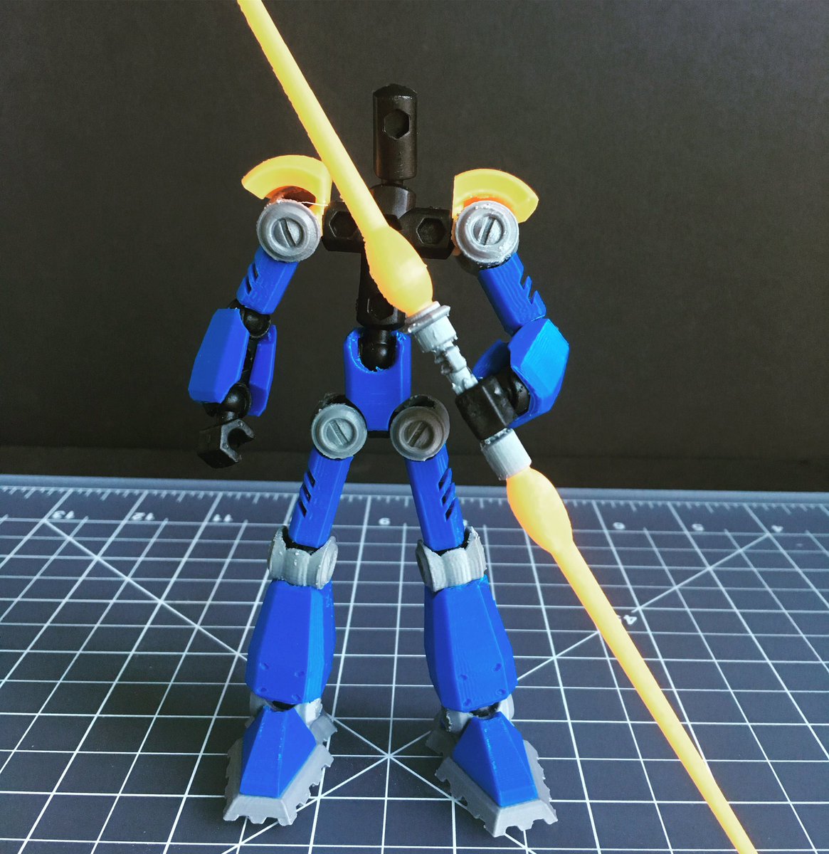 ModiBot_Mo's tweet image. Work in progress. Robo skin w/photon blade
#modibot #modibotsystem #indietoys #3ddesign #3dprinting #3dprinted #prototype #prototyping #characterdesign #character #stopmotion #diy #creativeplay #actionfigures #robo #transformers #gundam #gunpla #robot #mech #mecha #pacificrim