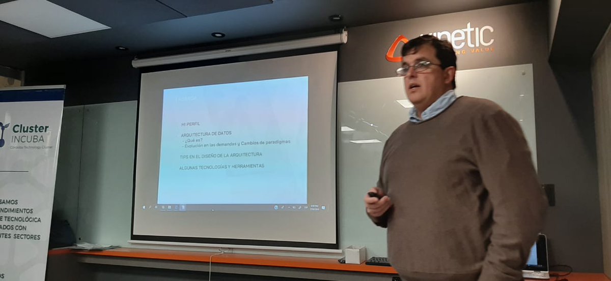 ithreexglobal's tweet photo. Nuestro CEO Darío Yvanoff brindó la primer charla de #TechTalks for Startups y #Networking de #ClusterIncuba @ClusterCba

📌 Tips sobre #ArquitecturaDedatos para el prototipo de mi plataforma.

#CapacitacionIthreex https://t.co/DbomGcw8qI