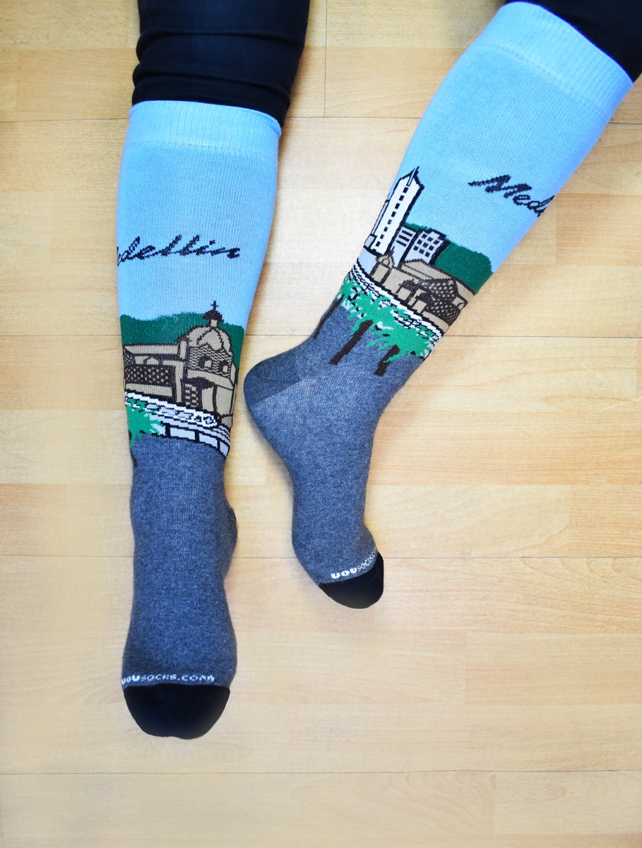 uousocks's tweet image. Muéstrale al mundo que llevas tu ciudad en cada paso. 🚈🌁🌄⠀
⠀
#medellin #socks #uousocks #compracolombiano #productonacional #callesdemedellin #photography #laciudaddelaeternaprimavera