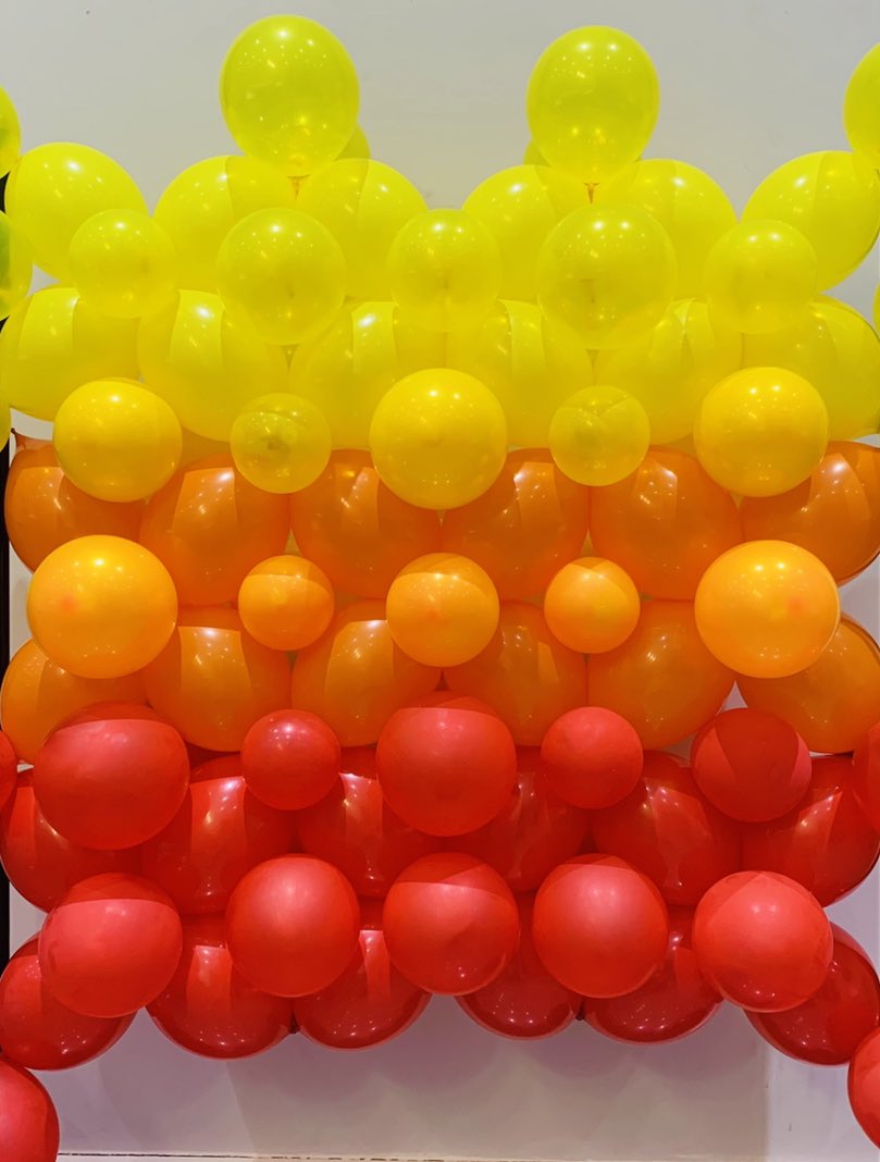 BalloonWali's tweet photo. Ombré balloon wall. Message now for quotes!🎈
.
.
#balloonwali #balloonwall #ombreballoons #fun #party https://t.co/oEB667UPeV