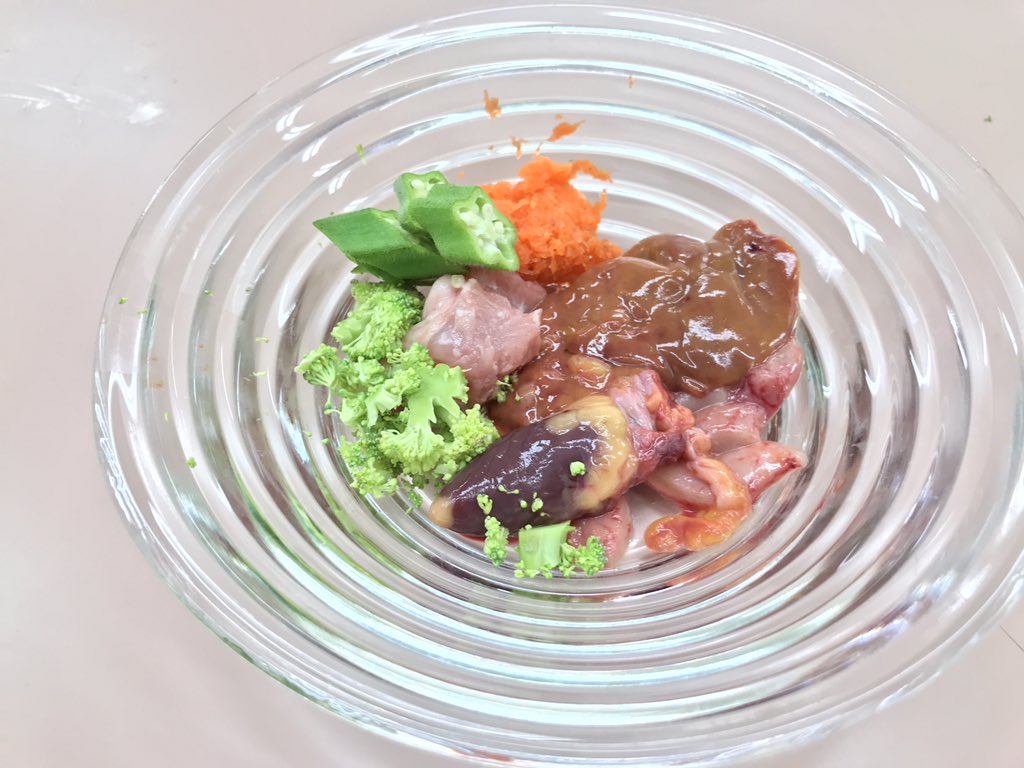 青沼ゆき 猫と犬の健康ごはんアドバイザー 犬猫には 夏こそ生肉 水分摂れる 消化がよい 火を使わない 温めなくても食べられる 食欲が落ちているときにも食べられるかも 夏は冷たいままのほうが好きな犬猫もいますにゃ まずは生卵 鶏肉や馬肉を 青沼ゆき 猫と犬の健康ごはんアドバイザー 犬猫には 夏こそ生肉 水分摂れる 消化がよい 火を使わない 温めなくても食べられる 食欲が落ちているときにも食べられるかも 夏は冷たいままのほうが好きな犬猫もいますにゃ まずは生卵 鶏肉や馬肉を