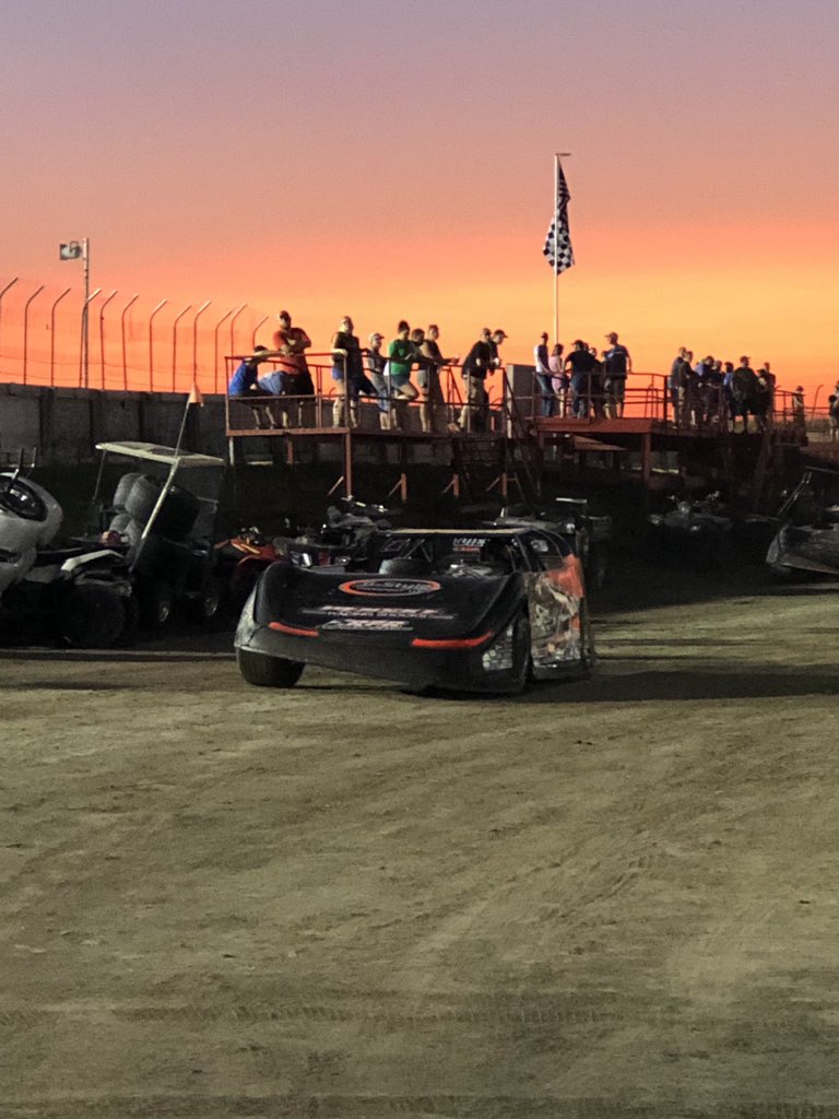 MelissaStout18's tweet image. Good Luck this weekend @weissracing7 at @racecedarlake #teamzero #numberseven #dirttrackracing 🧡🏴‍☠️🇨🇦