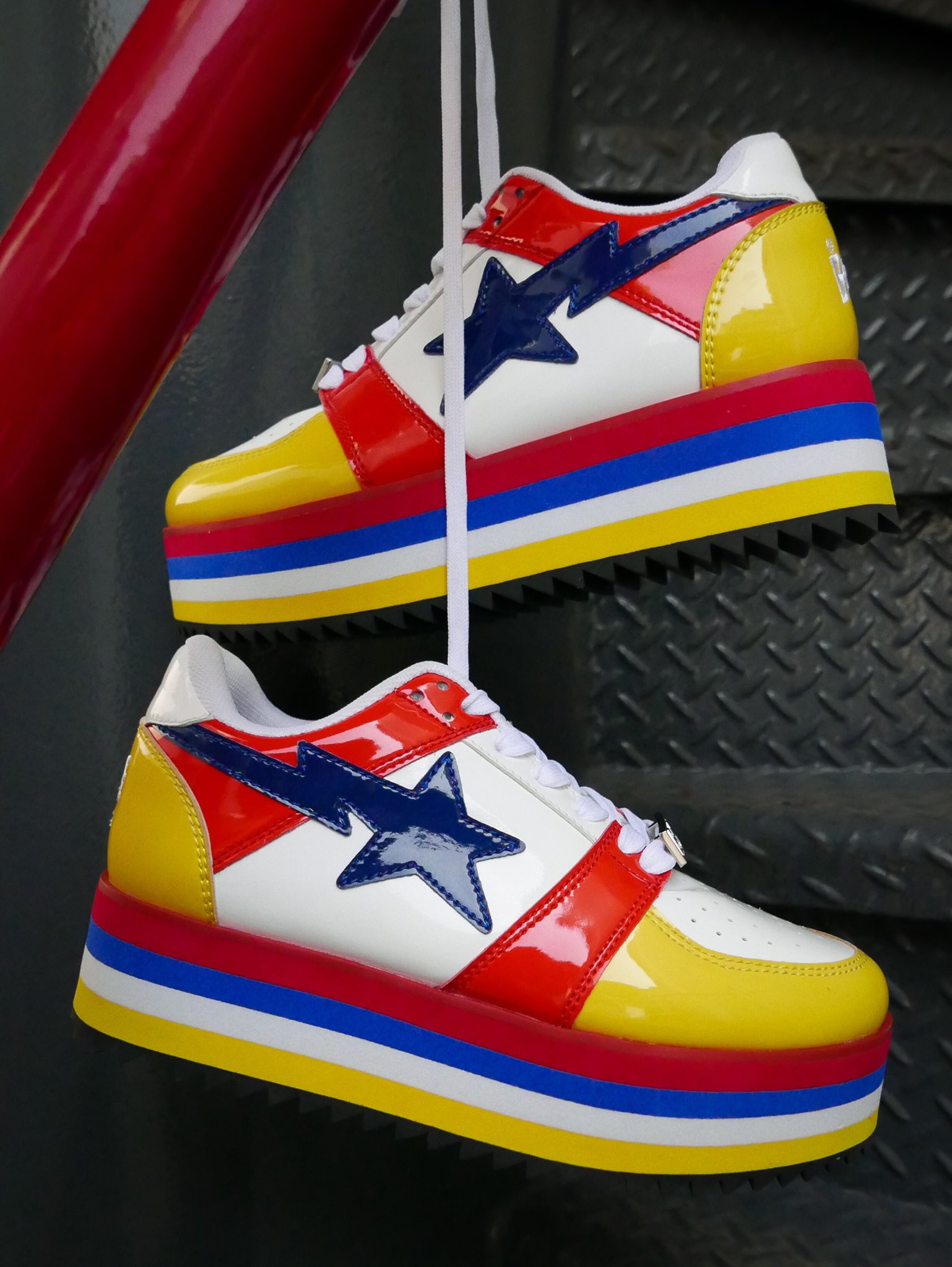 yeezy boost 700 wave runner size 7