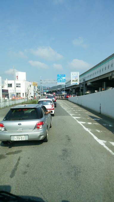事故 姫路バイパス 上りの姫路南出口付近で夜中にトラックが横転事故 その影響で数時間たっても通行止め まとめダネ
