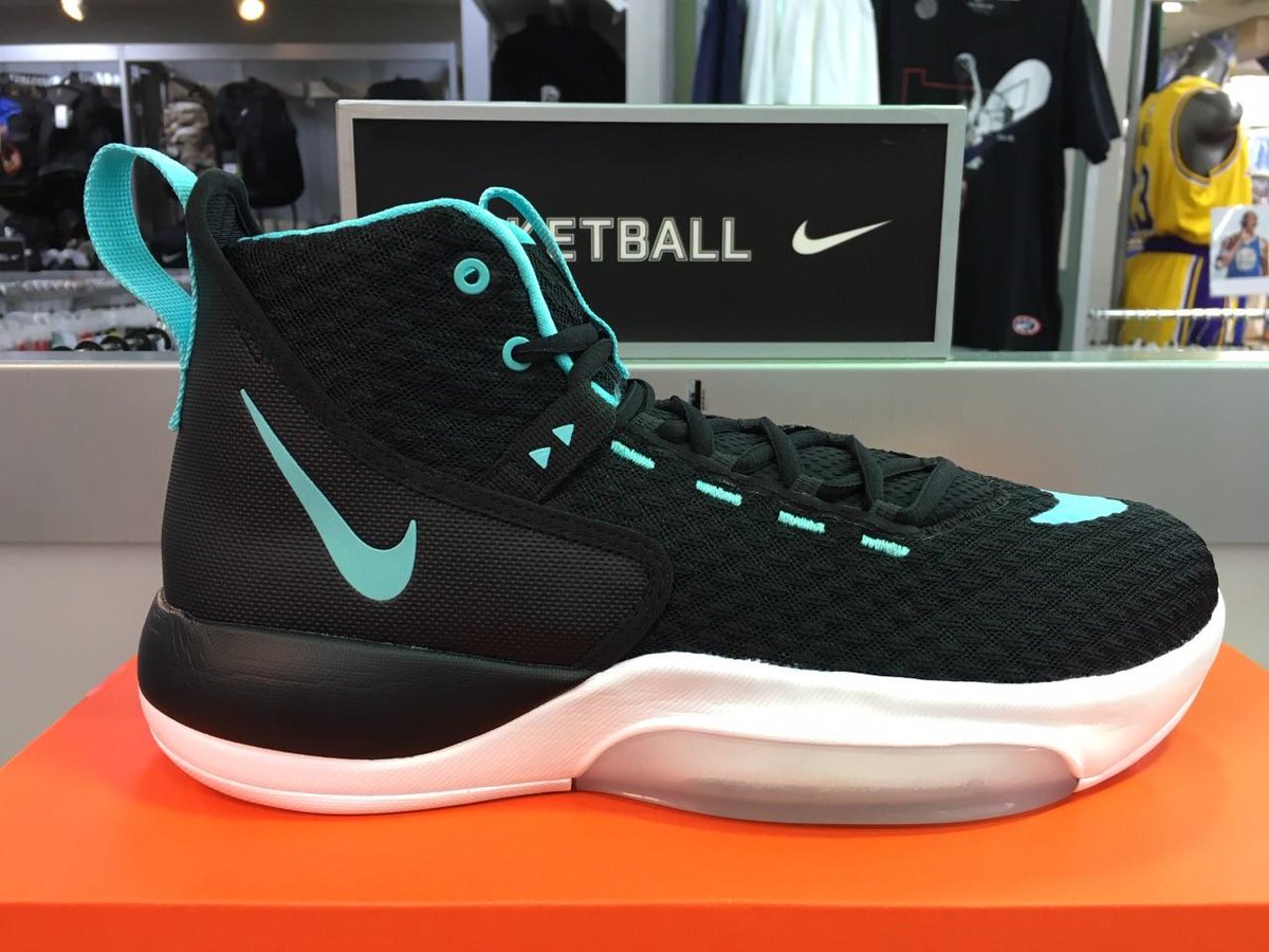gallery2basket's tweet photo. 【新商品入荷】NIKE ZOOM RIZE(BQ5467-001)
https://t.co/4DcyZLiUce
#gallery2 #ギャラリー2 #ギャラ2 #basketball #nba #nbaplayoffs #nbafinals #バッシュ #バスケ #nike #nikebasketball #ナイキ #ナイキバスケットボール #nikehyperdunk #hyperdunk #zoomrize #nikezoomrize #ズームライズ https://t.co/BhC0jdS4W7