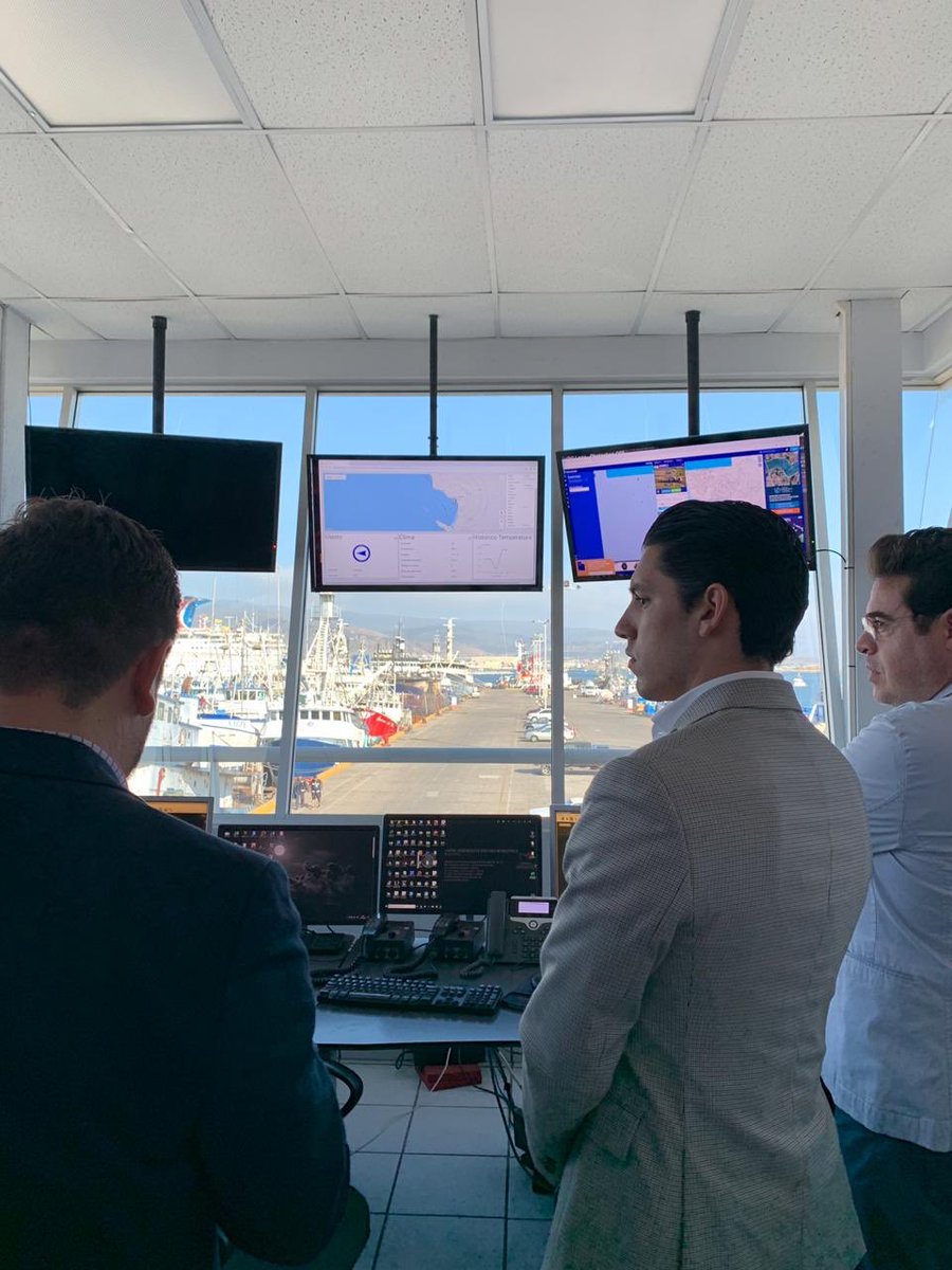 davidptp07's tweet image. Visitaron nuestras instalaciones de @AduanasMx #Ensenada para presentación y recorrido por el recinto portuario, @felipeledezma y @PacoPalaniR, Presidente y Subsecretario del Sindicato Nacional de Infraestructura #SNI en #BajaCalifornia, quienes constataron potencial del Puerto.