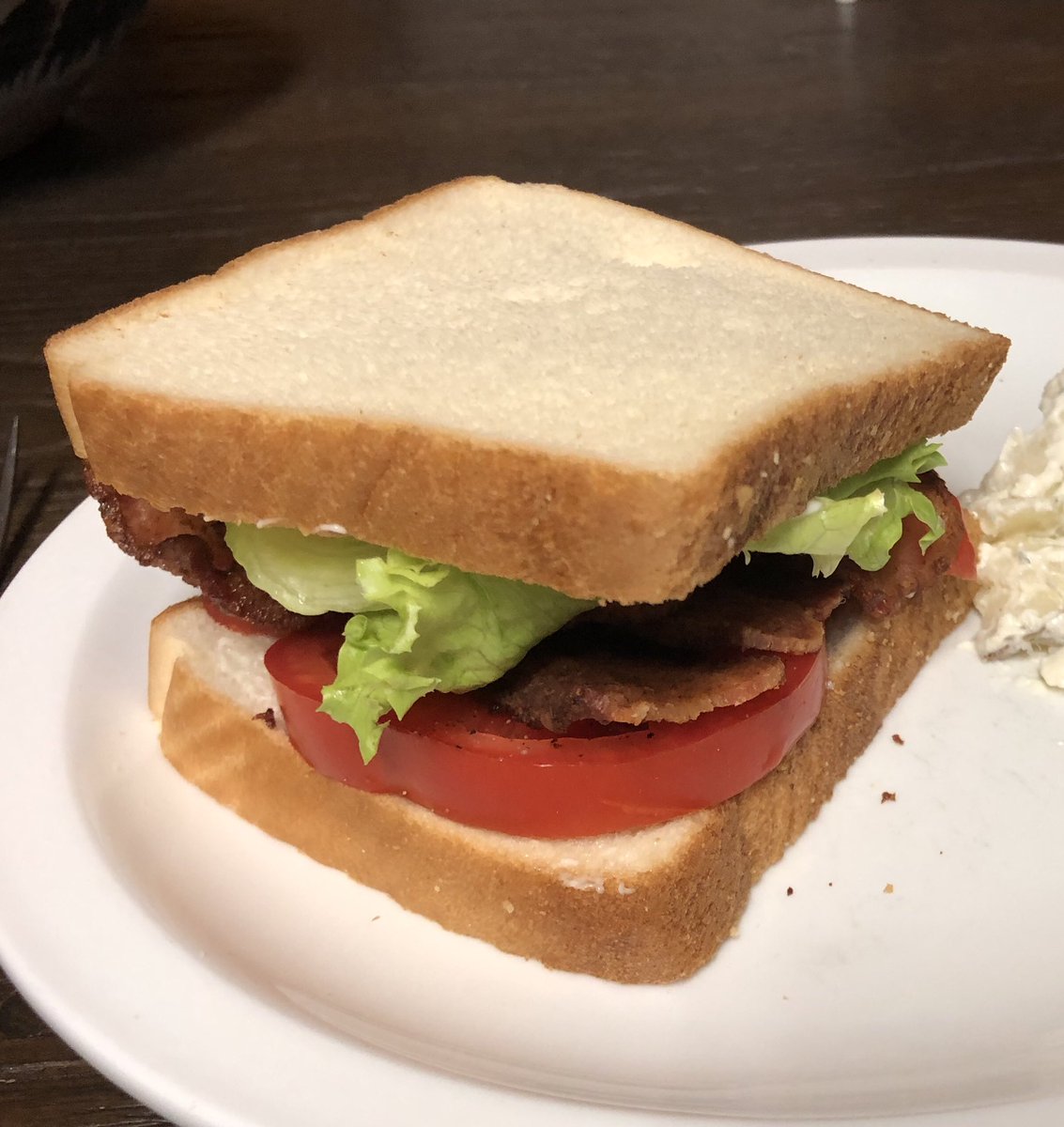 WifeWith4Kids's tweet photo. Y’all, I died. Delish. #BLT #Bacon 🥓 #LocalTomatoes 🍅 https://t.co/HBwZ6RV2op