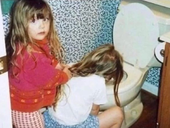 Flantasma1's tweet photo. -Y son muy amigas?
- https://t.co/cbNCuGCG1E