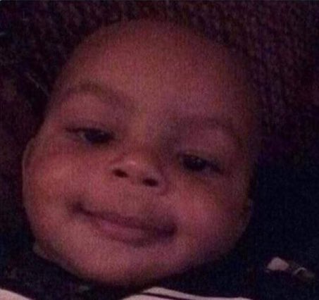 eu em vídeo chamada ignorando o que a pessoa diz pra ficar olhando a mim mesmo