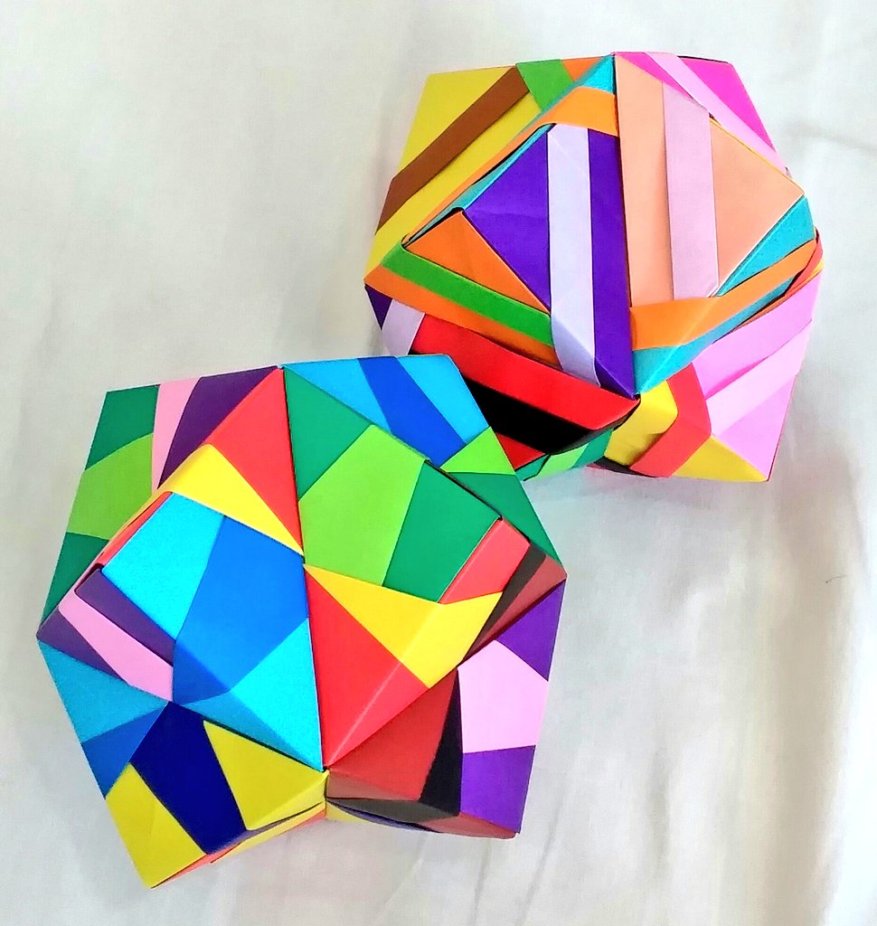 村野達郎 早朝から2個目の ユニット折り紙 くす玉 12枚 色の出し方の差異 同じ色の出し方の30枚 版は製作済みだから弟分 妹分 をねー 折り紙 おりがみ 折紙 Origami ユニット折り紙 モジュラー折り紙 Unit Modular くすだま くす玉 くす玉