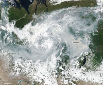 Satellite image of smoke from Siberian fires over Asia