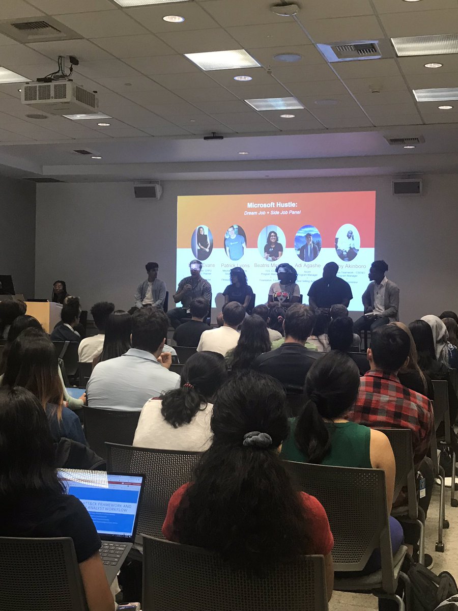 KamaraSwaby's tweet photo. It was great that interns created and ran an event to hear from Full time employees about having their dream jobs and their dream side hustles as well. #microsoftlife #microsoftintern @beagandica https://t.co/vGX7hR27Xh