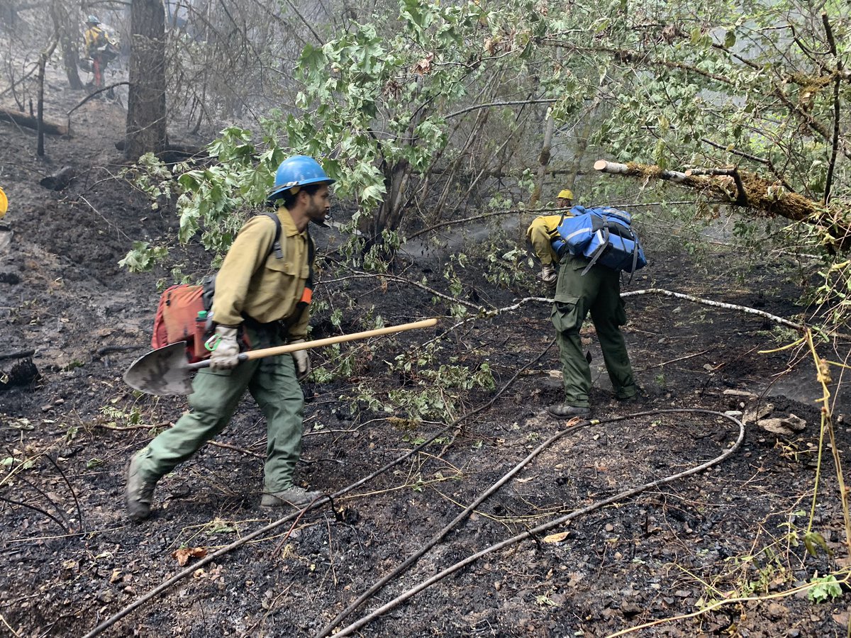 AShipWX's tweet photo. Hung out a hand crew at #MP97Fire today. Mop up is under over a large part of the fire. Currently 12,578 acres and 25% contained. https://t.co/wJ7scd9fuq