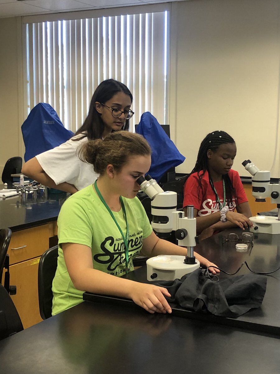neurosci_scu's tweet image. What a pleasure to host these young ladies with an interest in Neuroscience today! They are going to have a huge impact on the world. Thanks to our Neuro and Bio students Aleezah Salmaan, Malia Belnap, and Noel Del Toro for all their help. #neuroscience #womeninstem