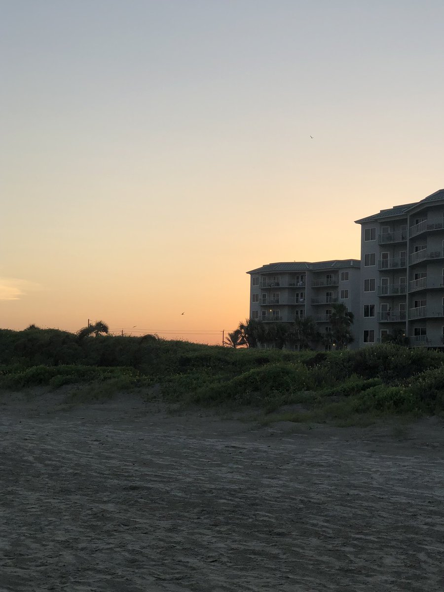 noe_cummings's tweet photo. Sunset at the beach selfie #LLESSummer @_kkwhite https://t.co/vB4GFhjZIL