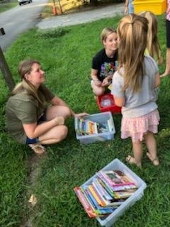 GRES_Principal's tweet photo. The Curtis Book Bus strikes again! Keep reading!! #books #popscicles #smiles #teamcurtis #oneccps https://t.co/3MD3FlLxIA