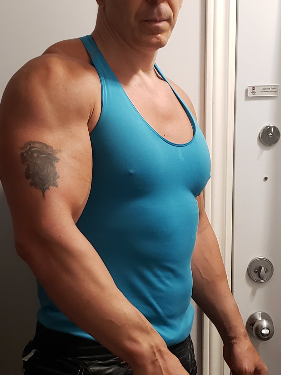 jamesdfralic's tweet photo. Ok here are some actual pictures. Keep in mind that the legs are with my disability so I am most proud of them. #legs #bodybuilding #fitover40 #naturallifter #disabled https://t.co/67h5lIubB1