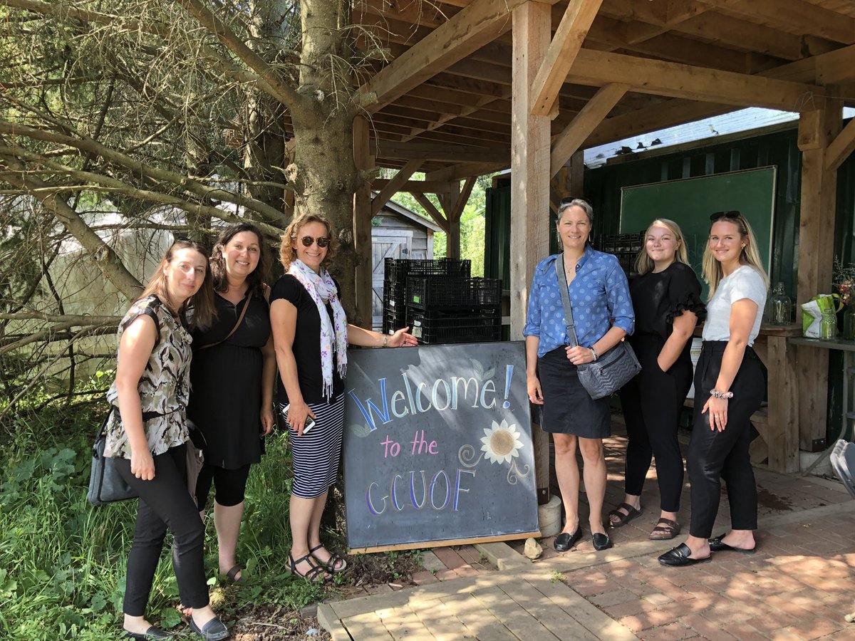 emfenner's tweet photo. Some of us from the #ExpGuelph Hub visited the #gcuof , the Guelph Urban Organic Farm—what a gem‼️ #EL #ExperientialLearning on campus https://t.co/1iNeg2nzRG