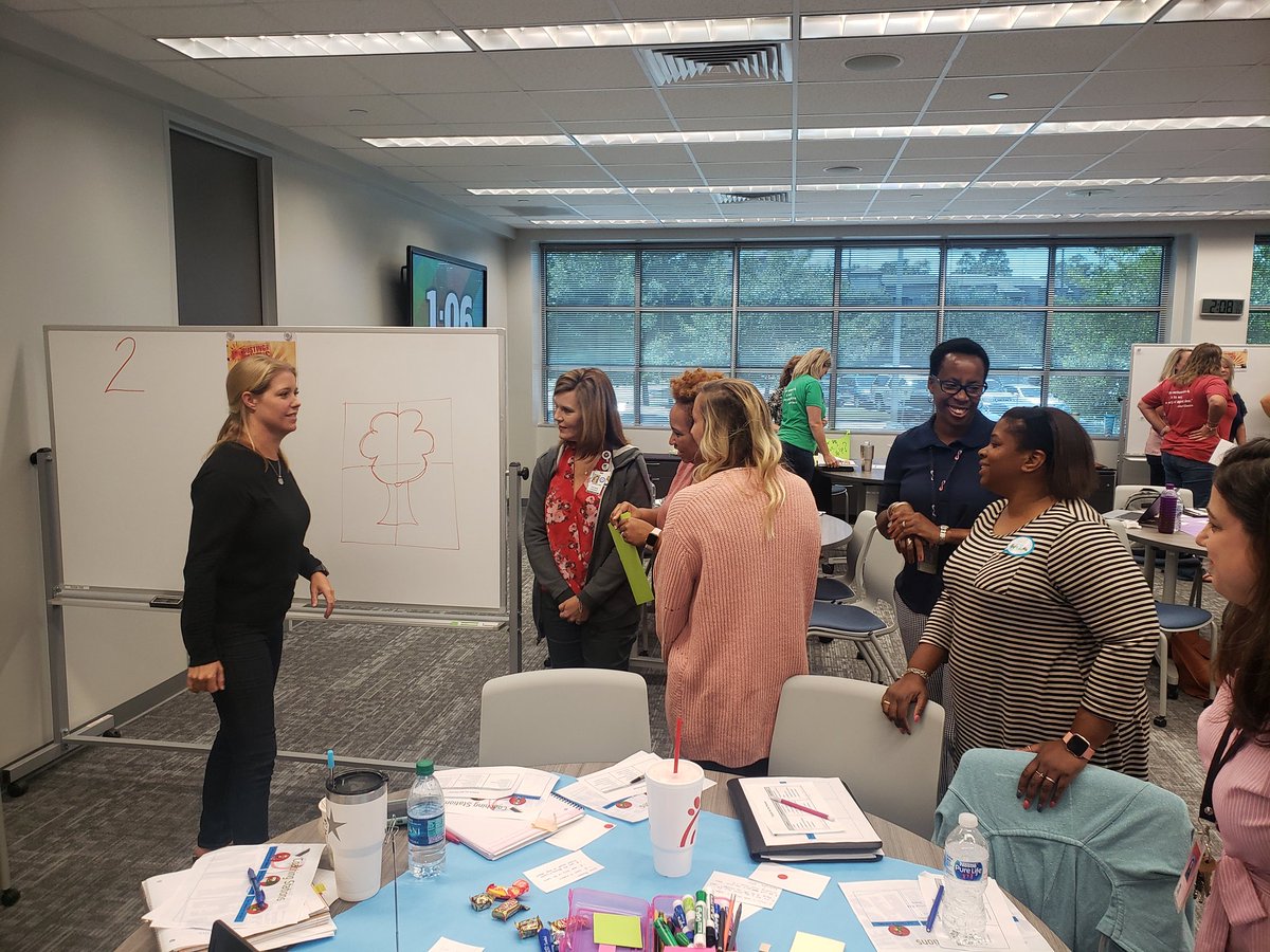 NettaWhitaker1's tweet photo. Can you draw the perfect picture without a visual? Can you coach someone to draw the perfect picture when you only have a part of the whole? Our coaches practiced the art of being resourceful when they don't have all the answers. #HumbleISC #ALTkickoff https://t.co/xhmKaPg8UG