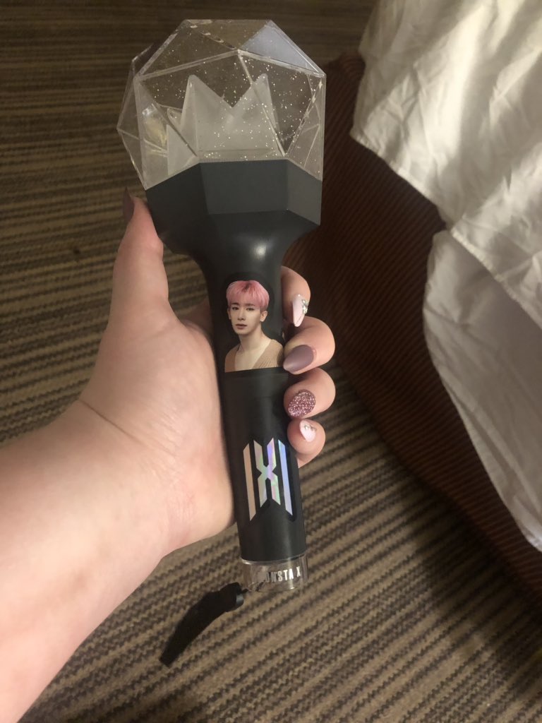 MonbebeAsh's tweet photo. When you just have to use your new stickers to decorate your lightstick 😍

#monstax #monstaxlightstick #decoratedlightstick #wonho #monbebe #MonbebesLoveWonho https://t.co/G8DlqLILRv