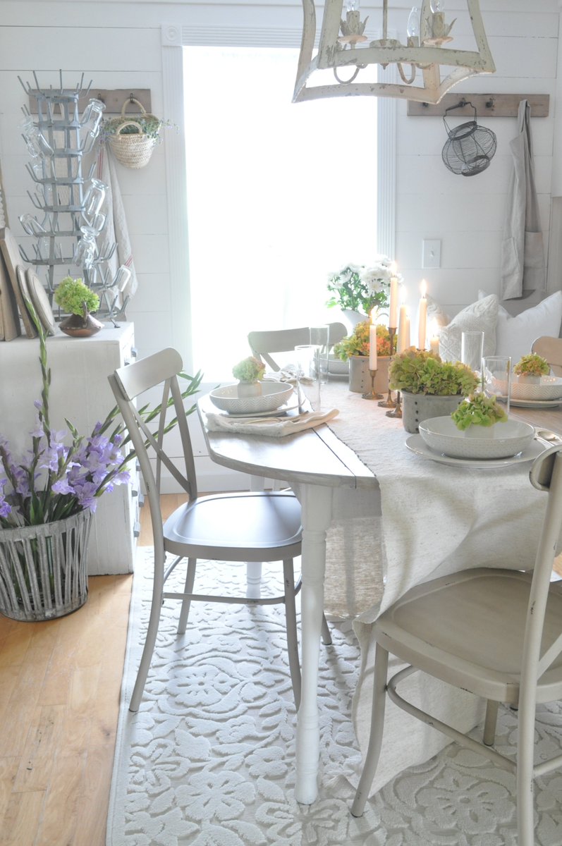 Sharing how I used Better Homes &amp; Gardens products from <a href="/Walmart/">Walmart</a> to create a cozy, inviting space in our breakfast nook! Check out my blog post here with all the details... #ad #bhgatwalmart <a href="/BHGLiveBetter/">BHG at Walmart</a> 
beckysfarmhouse.com/2019/07/three-…