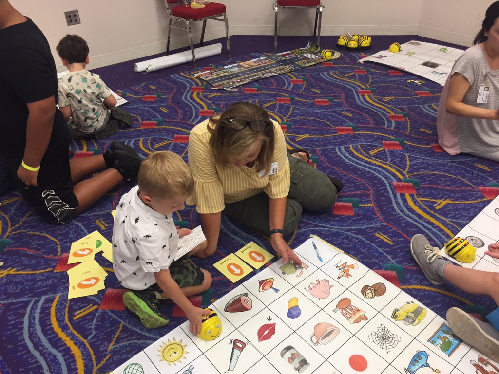 labrodie's tweet photo. Great night last night with Fort Smith students and parent at the first Summer Techfest. @FSSchools #summertechfest https://t.co/mTT8xvSGkR