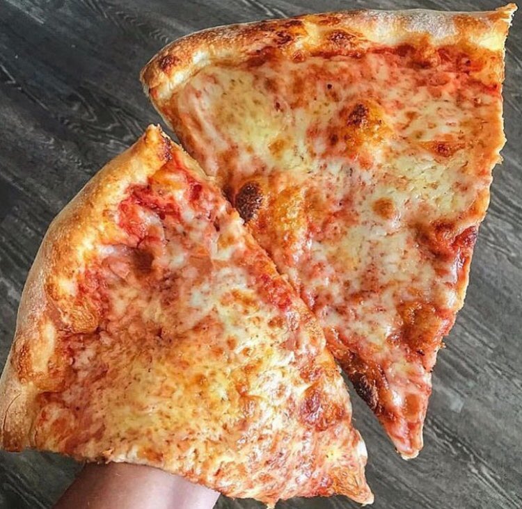 Double trouble 👀 🍕 
LIKE if you want 1 slice, RETWEET if you want 2 slices 

@alliegabb #Twitter #cbcheese