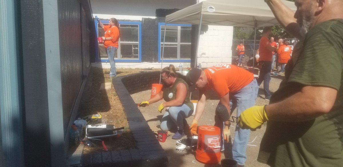 Growing up less than 1 mile from Mark Twain Elementary and the memories as a kid made this project one of my favorites. Thank you to all of the volunteers for making this a blessed day for our community.  <a href="/RuskMitch/">Mitch Rusk</a> <a href="/drewcaram/">Drew</a>  @jodievans262 <a href="/Shannondepot/">Shannon Standefer</a> <a href="/CalRipkenSrFdn/">Cal Ripken Sr Fdn</a>