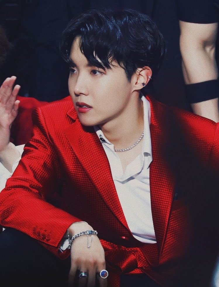 Poppy *･ﾟ✧ according to legend, this flower grew from the blood of a dragon. Legends warn to never look into the black eye of a poppy lest you be struck blind, and picking one results in heavy thunder  on a positive note, sniffing a poppy 3 times a day will bring you luck!