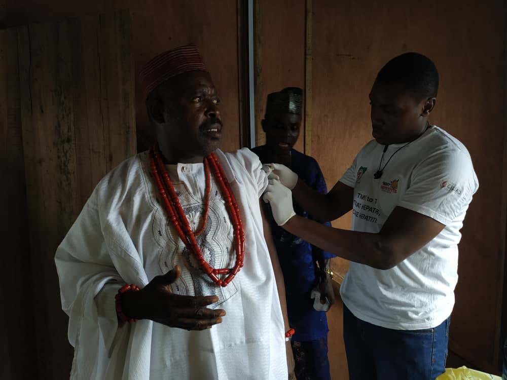 Paramount Community Head #Baale  at Sogunro Makoko being Vaccinated against #hepatitis  at <a href="/L_W_I/">LiveWell Initiative</a> <a href="/WIHA_NG/">WIHA</a> <a href="/Hep_Alliance/">World Hepatitis Alliance</a> <a href="/WIHA_NG2/">#WIHA</a> #WHD2019 #CommunityEngagement #Screening #Vaccination #Impact  <a href="/GileadSciences/">Gilead Sciences</a> <a href="/NO_hep/">NOhep</a> <a href="/EASLnews/">EASLnews</a> <a href="/AASLDPresident/">AASLD President</a> <a href="/AASLDFoundation/">AASLD Foundation</a> <a href="/AbbVieUS/">AbbVie US</a> <a href="/NNuhcag/">Nigeria UHC Advocacy Group (NUHCAG)</a>