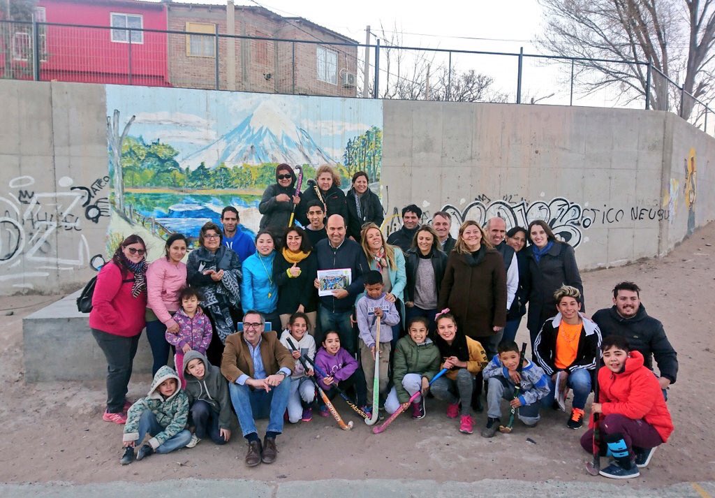promujeresnqn's tweet photo. Gracias @Klemensiewicz  por tu trabajo y dedicación en #Neuquén. Acompañando a ntos candidatos, visitando vecinos y recorriendo las muchas  #Obras #Infraestructura básica q la Nación financia. 
Y al fin del día, gran  reunión con #DefensorasDelCambio  y @BermudezNQN Intendente💪 https://t.co/vQiMNpqBjZ