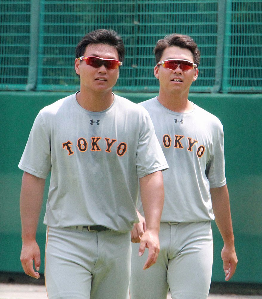 二軍】きょうも厳しい暑さの #ロッテ浦和球場。 袖まくり率と