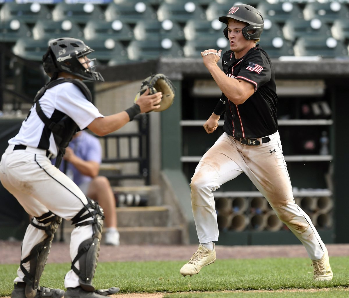 phojoknight's tweet photo. Lititz Oddfellows wins a wild one in the 8th on a controversial call 7-6 over Solanco in an @LNPTournament Midget quarterfinal game @LancasterSports @LancasterOnline @dbyrneman @TimGrossLNP @LititzODF #LNPtournament #Solanco #BaseBall https://t.co/WOQEVgFcH2
