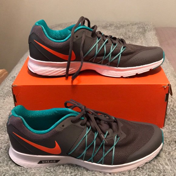 tiara4u2's tweet photo. So good I had to share! Check out all the items I'm loving on @Poshmarkapp #poshmark #fashion #style #shopmycloset #nike #rebeccaminkoff #jcrew: https://t.co/jB0eTNiig8 https://t.co/GqMsdrv8io